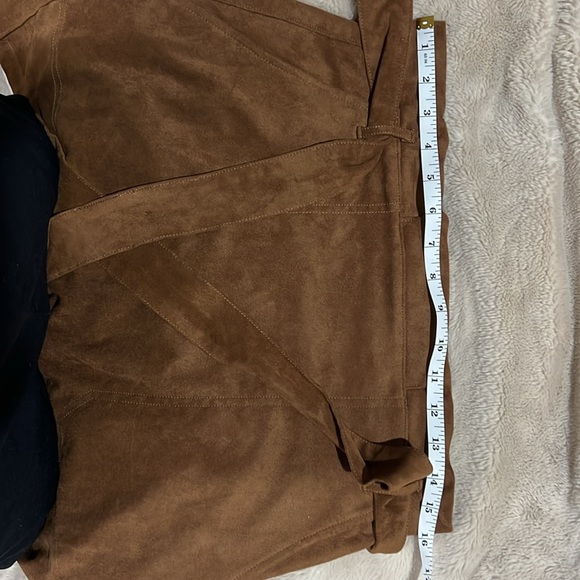 Abercrombie&f Fitch vegan suede mini skirt - Picture 7 of 8